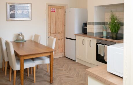 Moon house Crewe kitchen dinner contractor stays