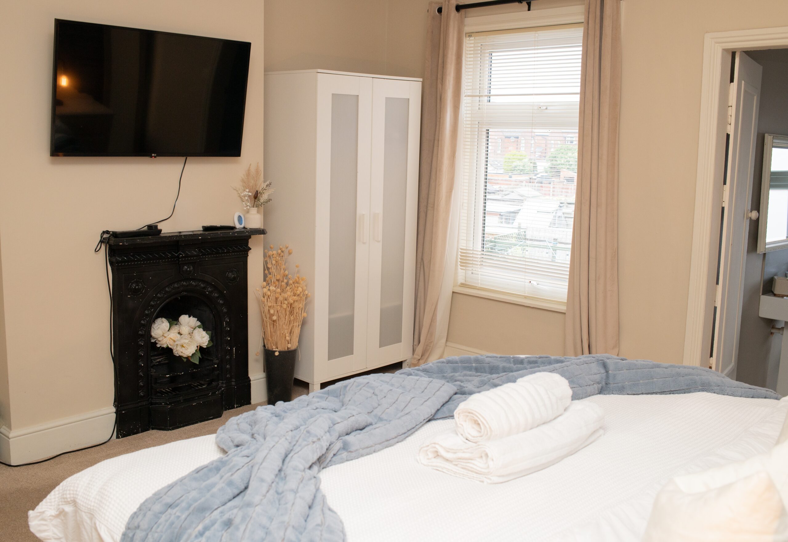 Moon House Crewe accommodation for contractors The Rose Property Group