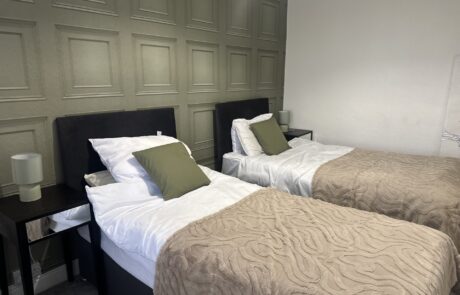 Twin Room with smart TV Nest House Crewe